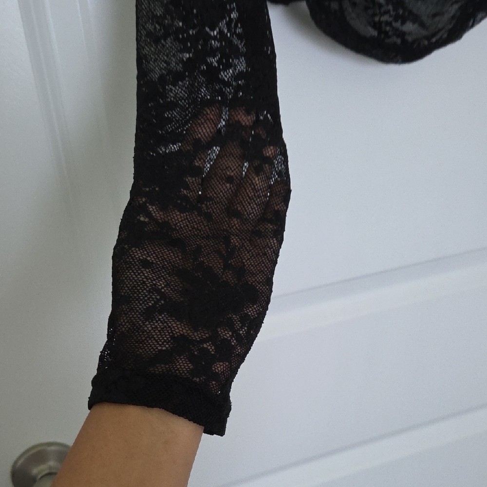 Chic Black Lace Long Sleeve Blouse - Picture 9 of 12
